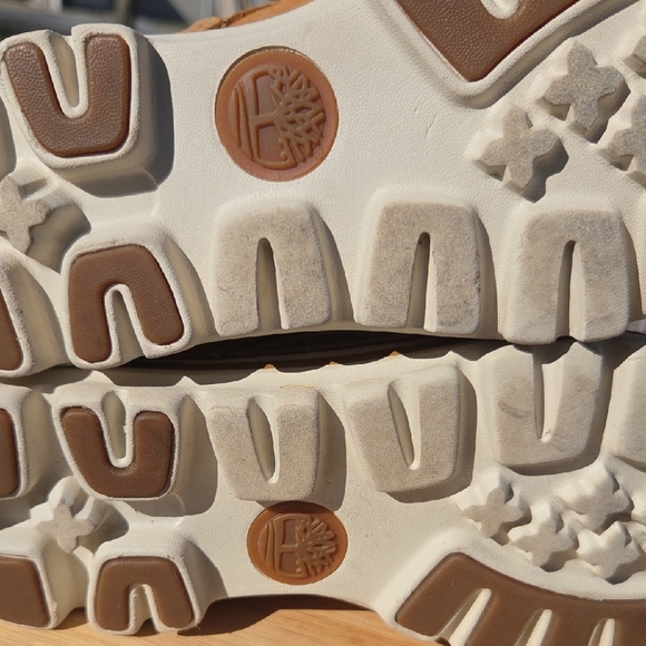 Timberland Wheat/Tan Leather Work Boots with Dark Brown Collar - Picture 8 of 8